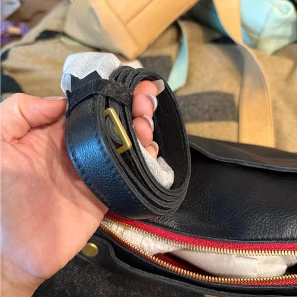 NWT Hammitt Evan Medium Black Crossbody Bag with Gold Accents - Picture 4 of 5